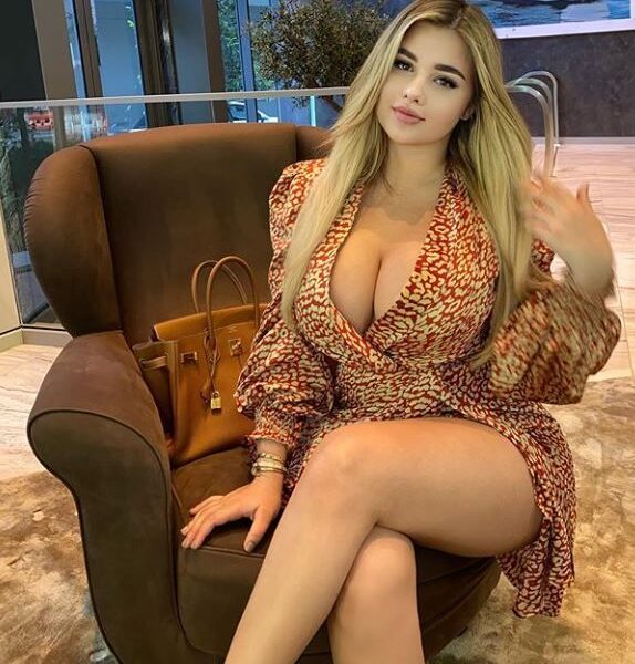 High Profile Escort Near Hotel Glow Inn 9582232329 Paharganj Call Girls