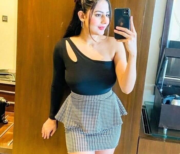RꦿYL)ഇ⇄Call Girls In Badarpur ⫸9711147426 ⫸ Escorts Service