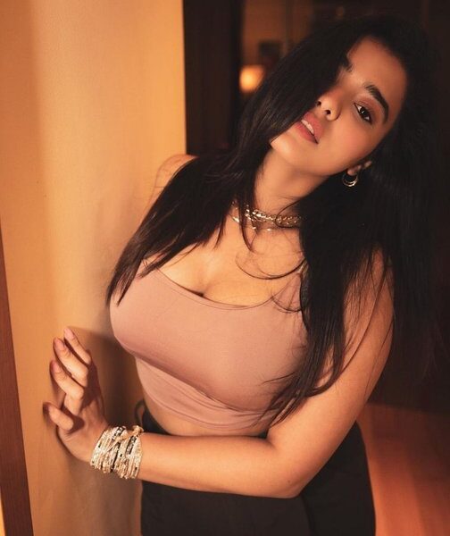 Call Girls in Adarsh Nagar – 9999485385 Delhi Escort Service