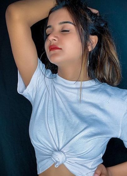 Royal Female Escort Service in Gurgaon (Call Girls in Sector 16) 9582232329
